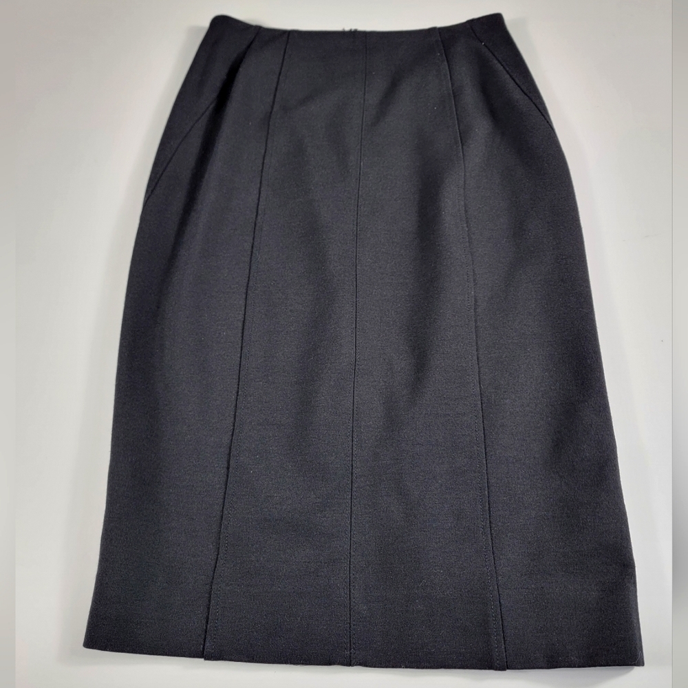 White House Black Market Pencil lined, Black Zip Skirt Size-0 career work, casua